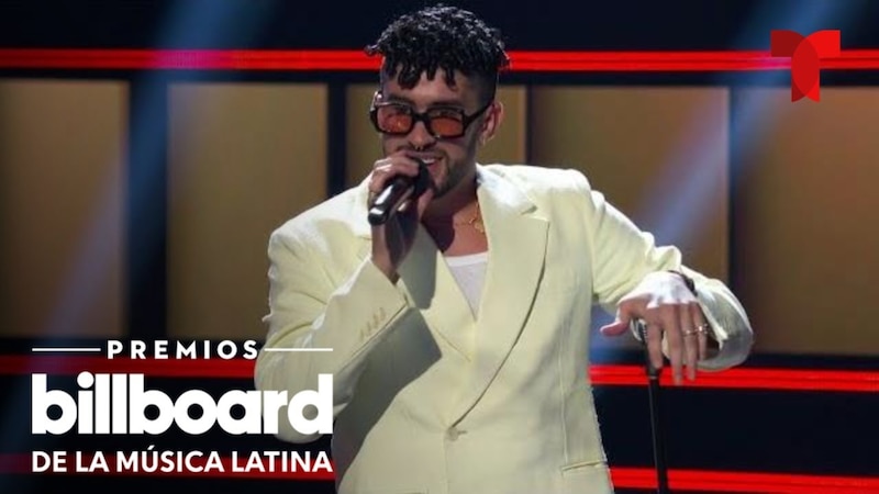 Maluma cantando en los Premios Billboard de la Música Latina