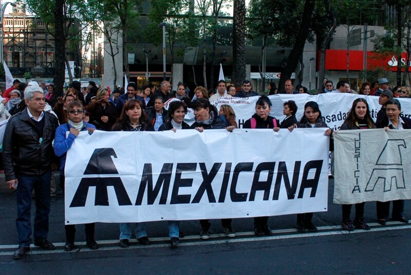 Marcha de trabajadores de Mexicana