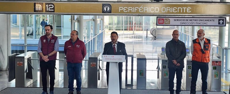Title: Inauguración de la Línea 12 del Metro de la Ciudad de México