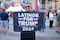 Por primera vez ya no son mayoría los hombres hispanos que votan a Trump 