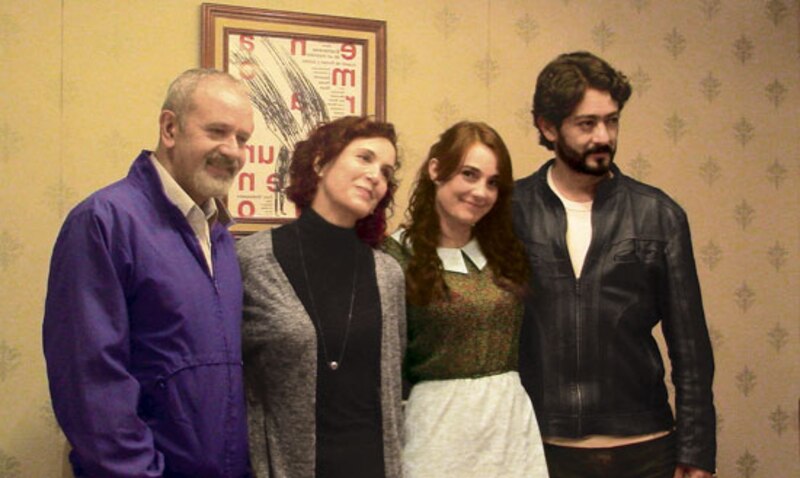 Los actores de la película "Dolor y gloria" posan para una foto.