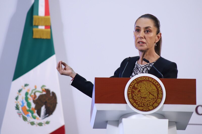 Claudia Sheinbaum, presidenta de México, responde las preguntas de la prensa durante la conferencia matutina.