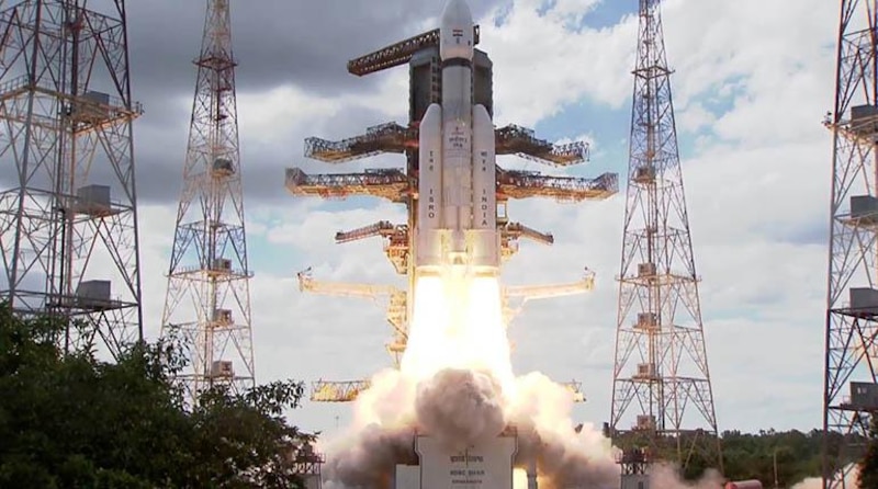 Lanzamiento del cohete PSLV-C37 de la ISRO desde el Centro Espacial Satish Dhawan