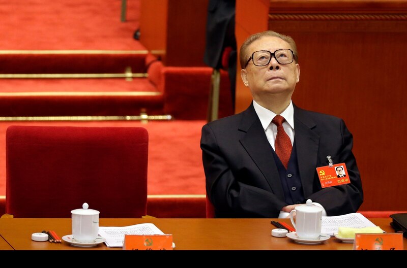 El presidente chino Xi Jinping observa la sesión de clausura de la XIII Asamblea Popular Nacional en el Gran Palacio del Pueblo en Beijing, capital de China, el 11 de marzo de 2023.