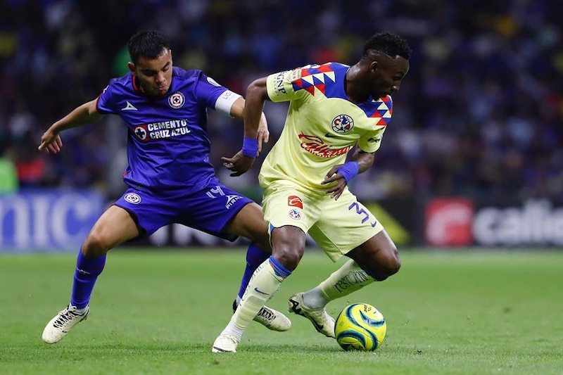 ¡Espectacular partido de fútbol!