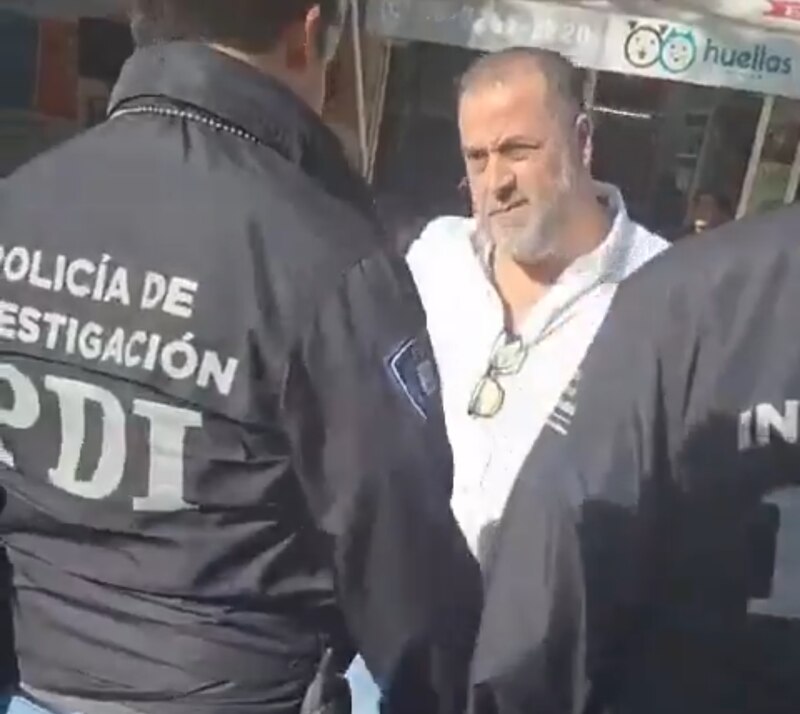 Detienen a presunto narcotraficante en el centro de Santiago