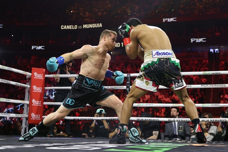 Canelo Álvarez vs. Jaime Munguía: el mexicano vence al invicto kazajo y retiene el título supermediano del CMB