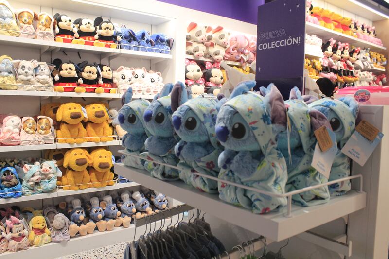 Productos de la Disney Store en Plaza Perisur