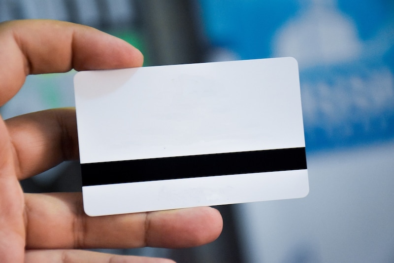 Tarjeta de plástico en blanco