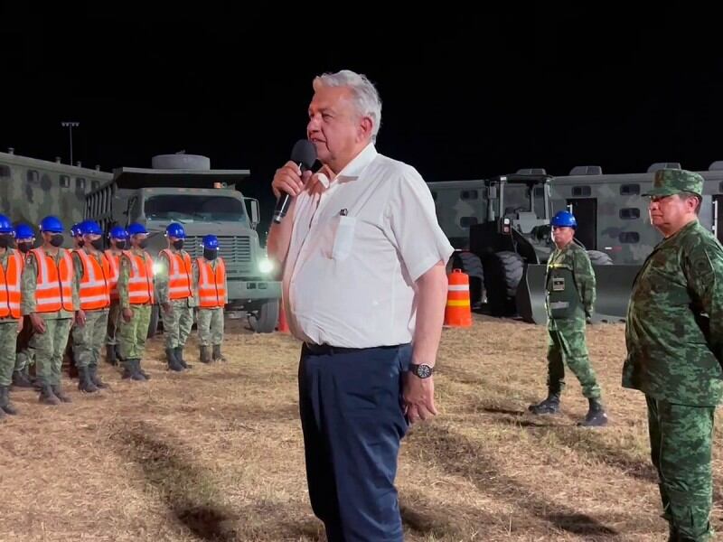 El presidente López Obrador supervisa la construcción del Tren Maya
