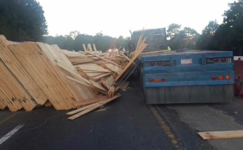 Accidente de camión en la carretera