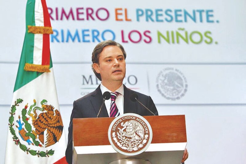 El Presidente de México, Enrique Peña Nieto, da un discurso sobre la importancia de la educación.