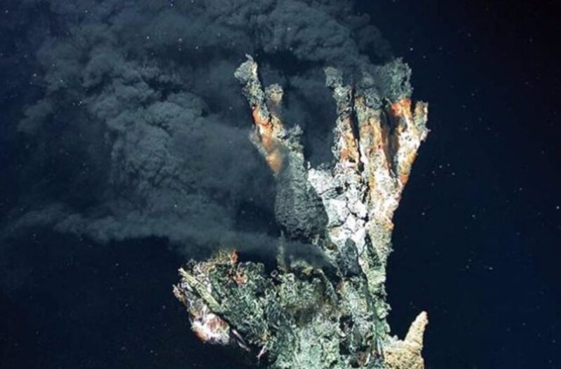 Volcán submarino