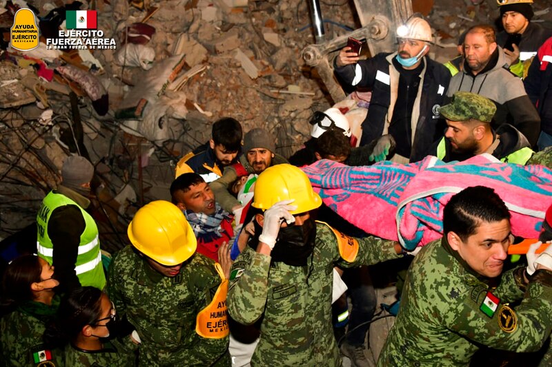 Rescate de víctimas tras el terremoto de México