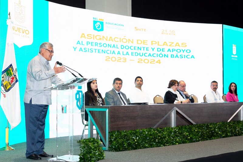 El gobernador Samuel García encabeza la ceremonia de asignación de plazas a personal docente y de apoyo a la educación básica