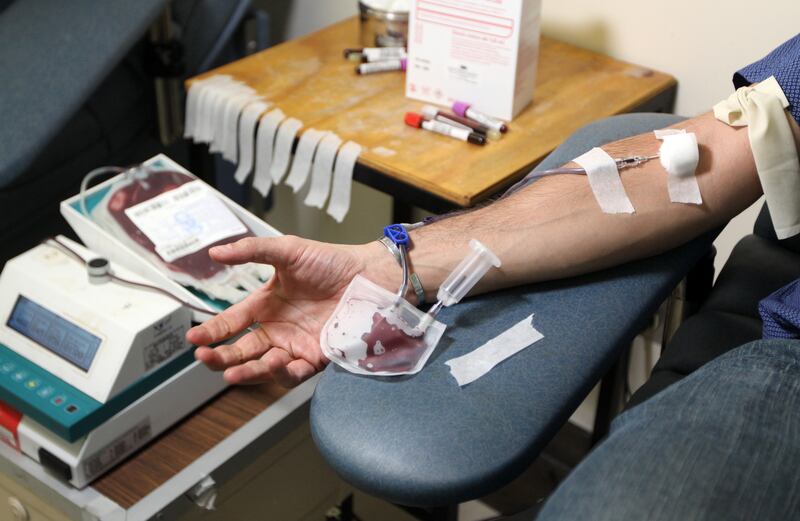 Donar sangre es un acto de solidaridad con el resto de la población, que ayuda a proveer de componentes sanguíneos que permite salvar vida o brindar una buena calidad de vida a quien lo necesita