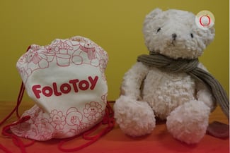 Kumma: el peluche con IA que dejaron de vender por dar consejos riesgosos y pláticas sexuales a menores