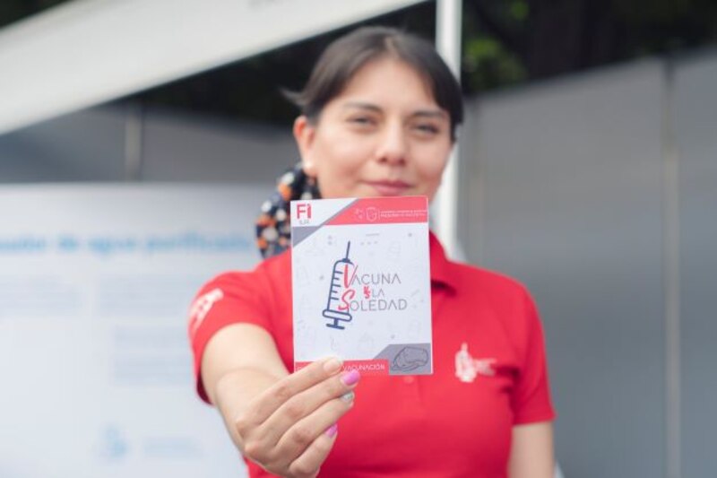 ¡Vacúnate y protege a los tuyos!