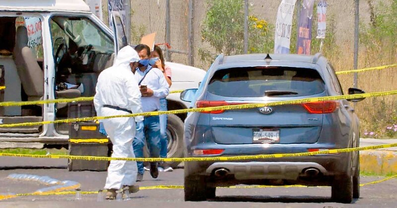 Investigan muerte de hombre en estacionamiento de centro comercial