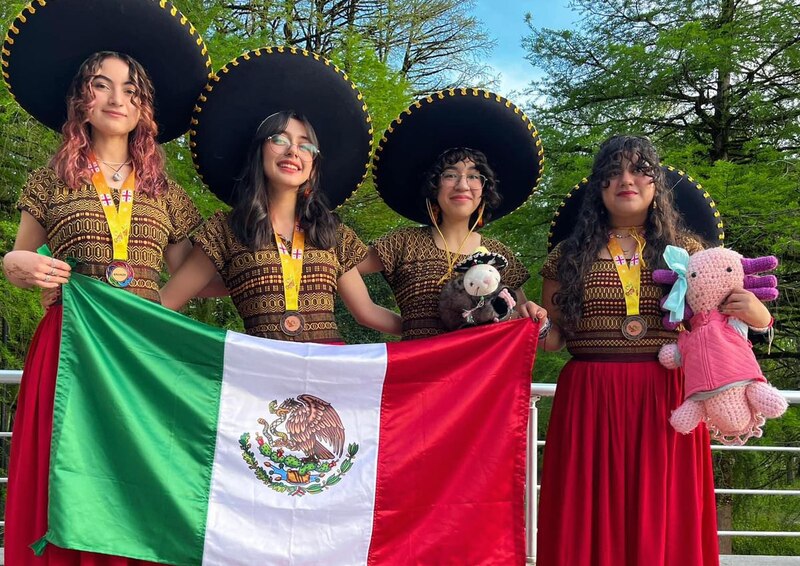 ¡Felicidades a las ganadoras de la medalla de bronce en la Olimpiada Internacional de Matemáticas!