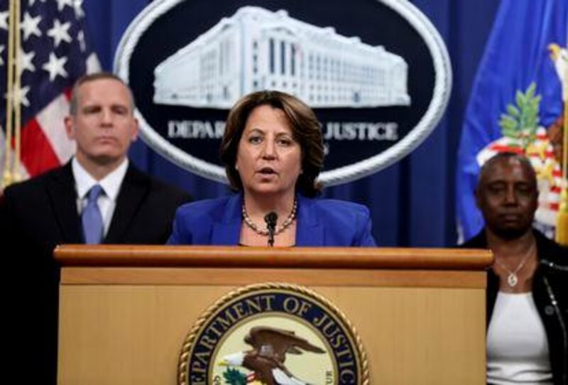 La Fiscal General de los Estados Unidos, Loretta Lynch, anuncia nuevos cargos contra el ex presidente de la FIFA, Sepp Blatter.