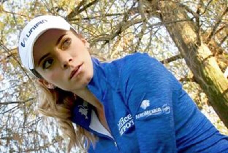 La golfista profesional Lydia Ko en acción durante un torneo