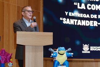 Santander impulsa talento universitario con becas de excelencia 2026 por 2 mdp