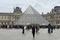 El Louvre tuvo 9 millones de visitas en 2025 e inicia 2026 con apertura parcial por paros