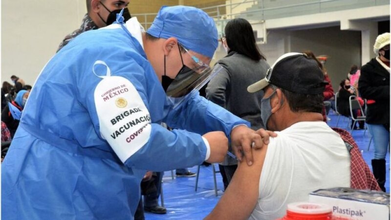 Jornada de vacunación contra COVID-19 en México