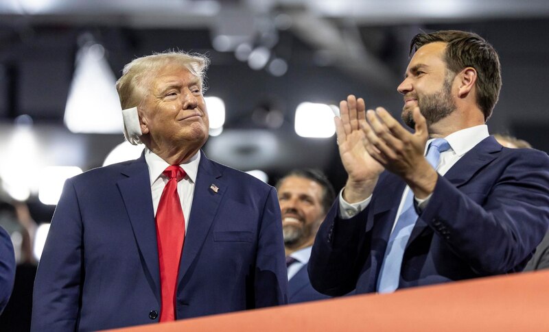 Trump y DeSantis asisten a un mitin en Florida