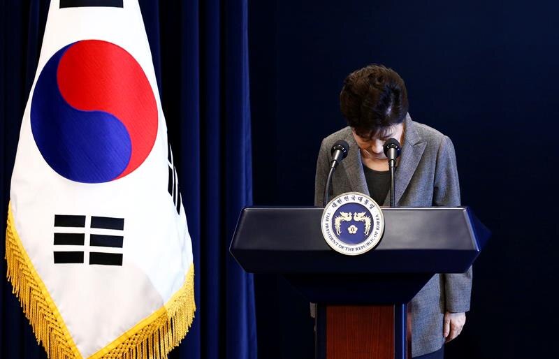La presidenta de Corea del Sur, Park Geun-hye, se disculpa por el escándalo de corrupción que ha sacudido a su país.