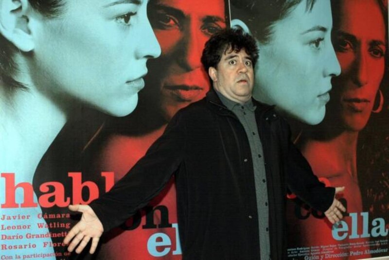 Pedro Almodóvar en el estreno de la película "Hable con ella"