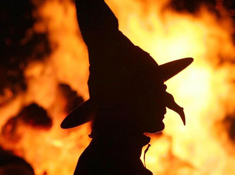 La bruja y el fuego