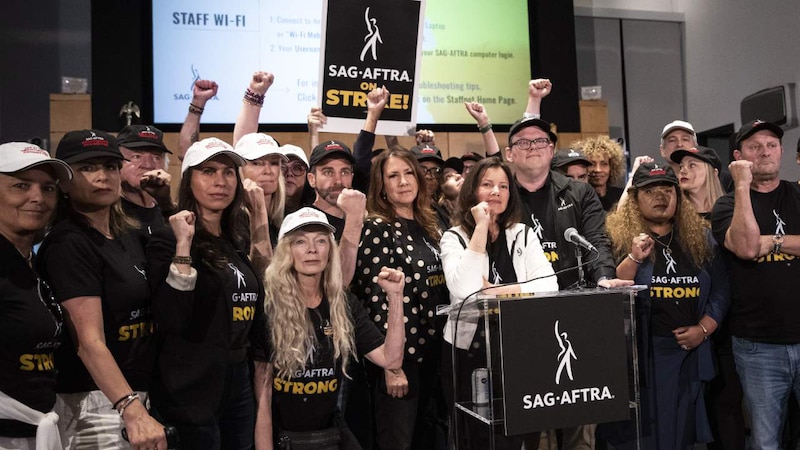 SAG-AFTRA se declara en huelga