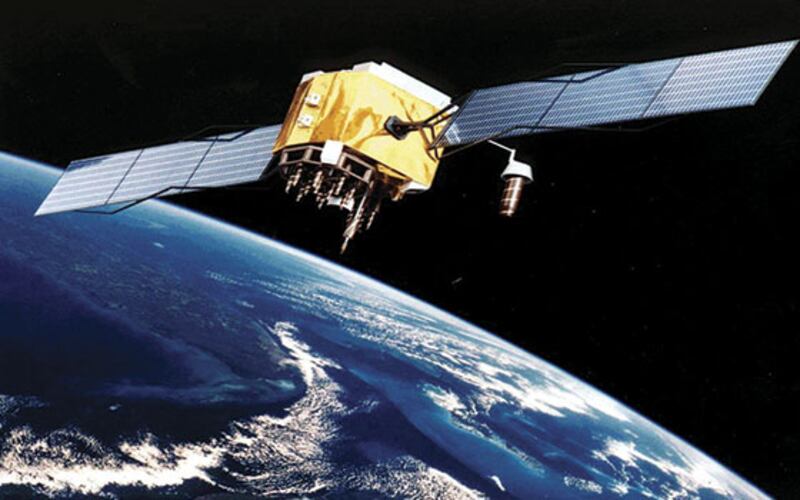 Satélite artificial en órbita terrestre