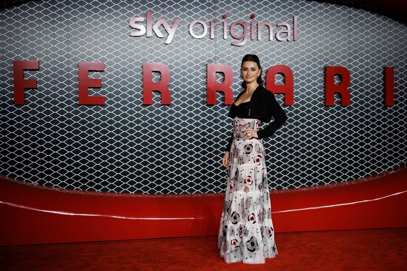 La actriz española Penélope Cruz en la alfombra roja de la premiere de la serie "Ferrari" de Sky Original