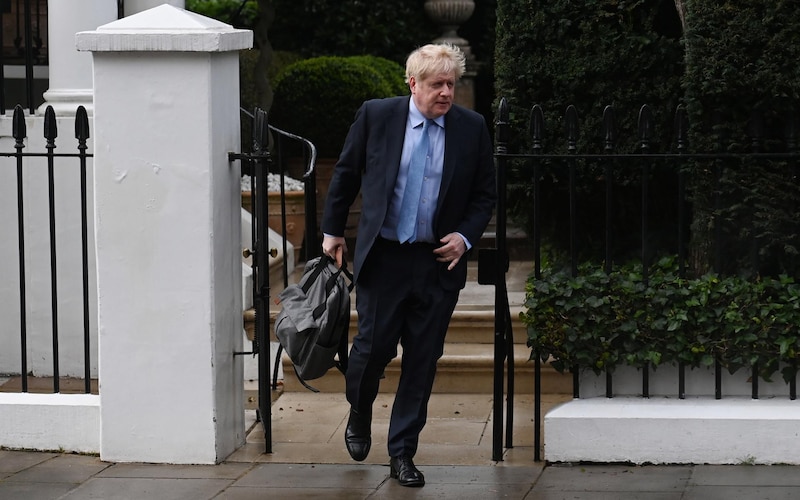 Boris Johnson sale de Downing Street
