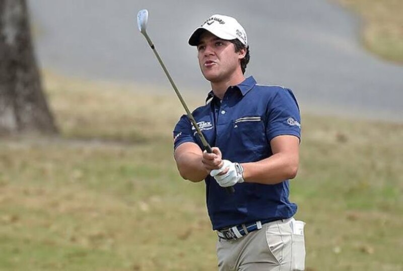 El golfista profesional español Sergio García en acción durante un torneo.