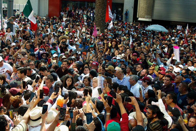 AMLO encabeza multitudinario mitin en el Zócalo de la Ciudad de México