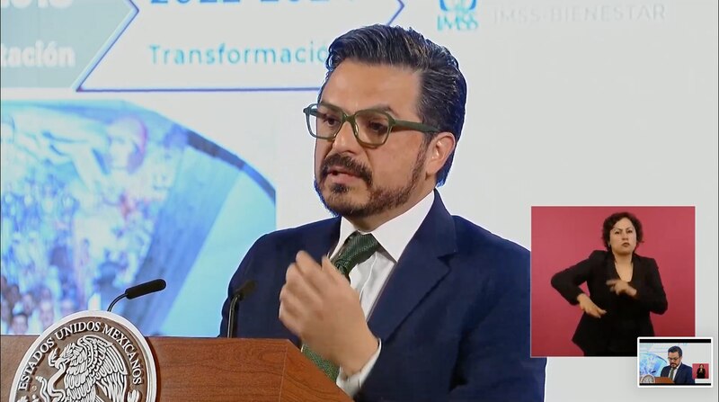 El presidente Andrés Manuel López Obrador habla en una conferencia de prensa.