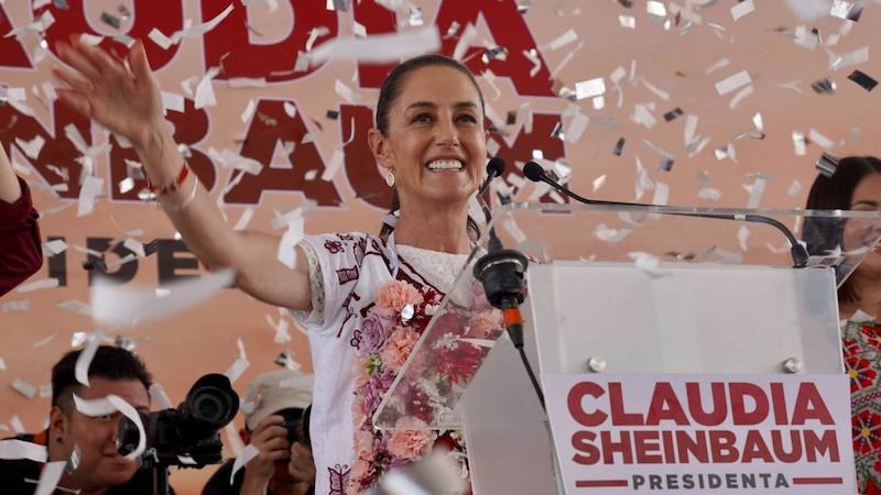 Claudia Sheinbaum celebra su candidatura presidencial