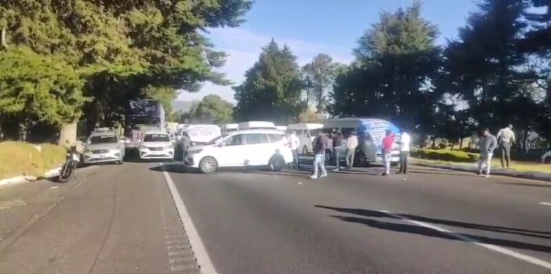 Accidente de tránsito en la carretera