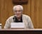 “Las IAs no son nuestras enemigas per se”: Luis Camnitzer reflexiona sobre arte, educación y tecnología