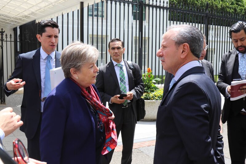 El presidente de México, Andrés Manuel López Obrador, se reúne con la presidenta de la Cámara de Representantes de Estados Unidos, Nancy Pelosi.