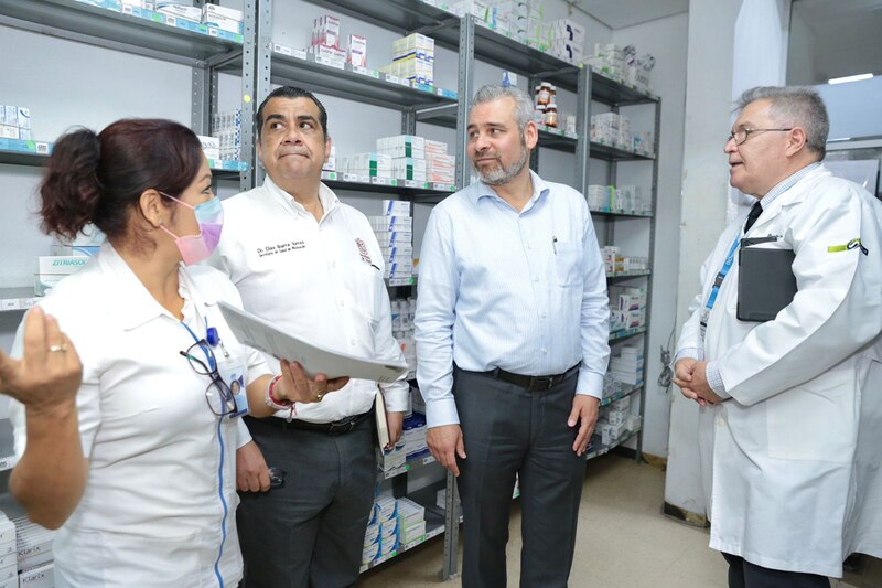 Visita a la farmacia del Hospital General de Medellín