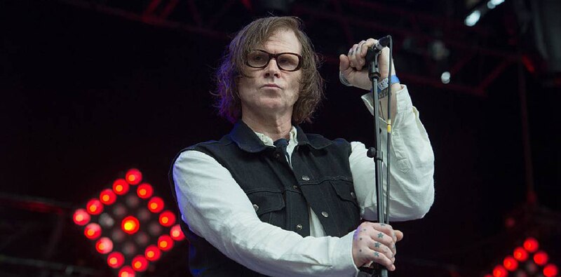 El cantante Beck actúa en un concierto