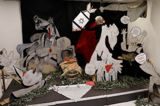 Docentes españoles crean un belén inspirado en el ‘Guernica’ en honor de víctimas de Gaza