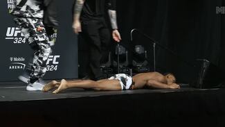 Luchador de UFC 324, Cameron Smotherman, se desmaya y cae durante el pesaje