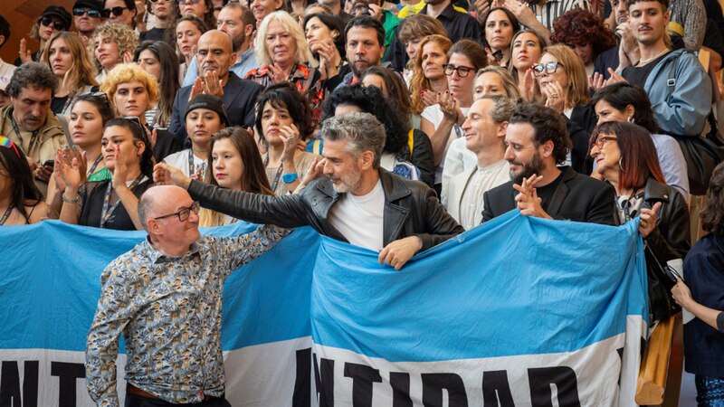 Pedro Almodóvar recibe el León de Oro en el Festival de Venecia