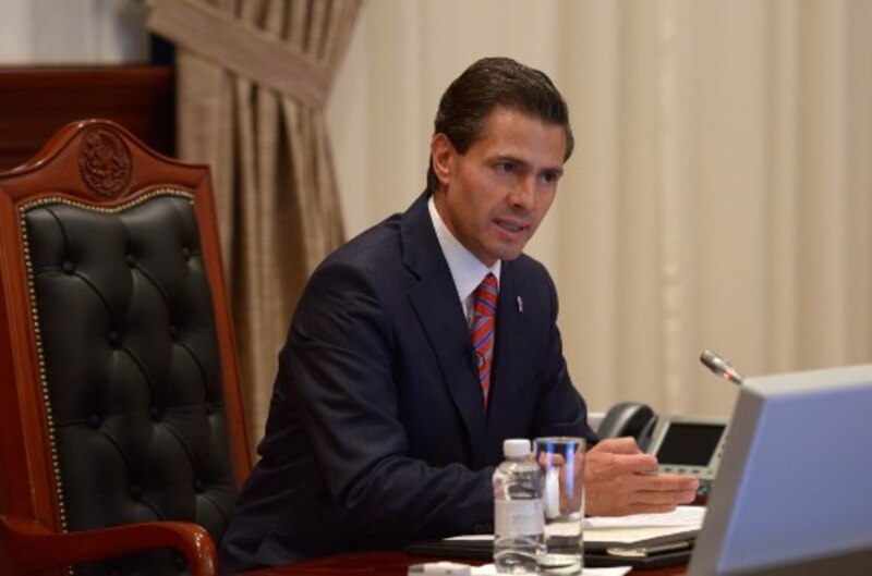 El presidente Enrique Peña Nieto da un discurso.